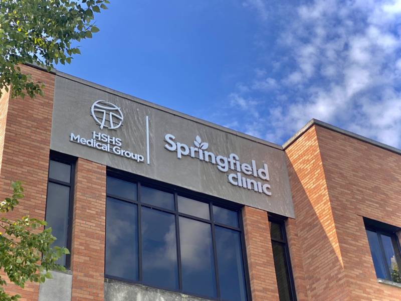 HSHS Springfield Clinic Building Letters Ace Sign Co