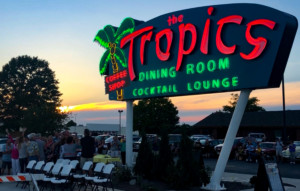 The Tropics Dinning Room - Neon - Pylon