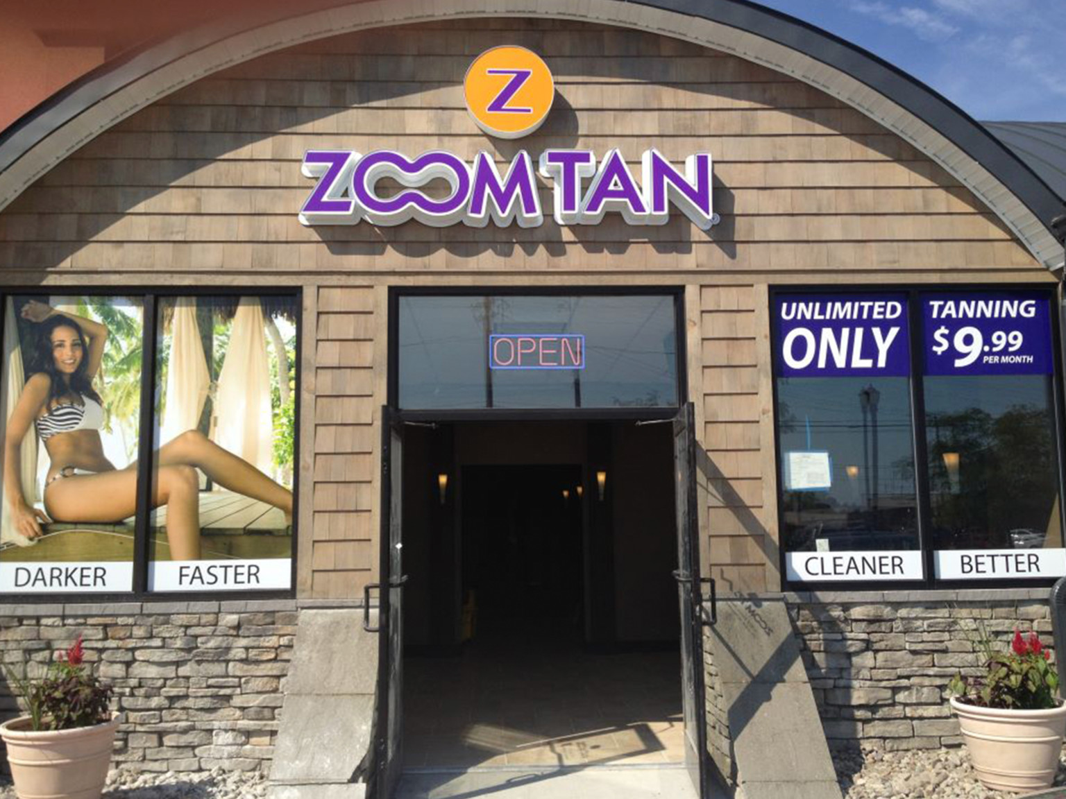 Zoom Tan Ace Sign Co