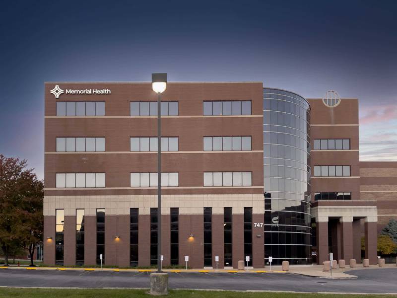 Memorial Health Baylis Building Ace Sign Co